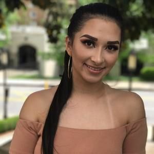 Meet your Posher, Alejandra